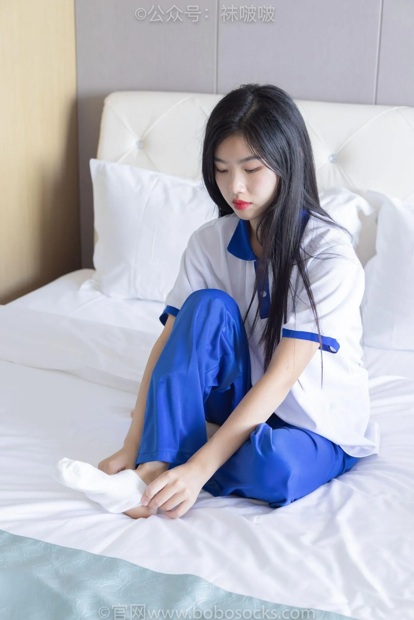 [BoBoSocks袜啵啵]NO.039 小奶熊-校服、vans帆布鞋、短白棉袜、裸足 [154P]插图7